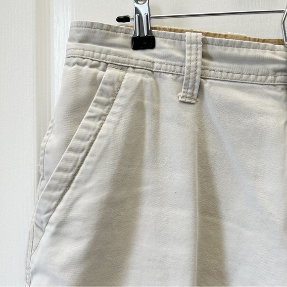 Old Navy Men's Flat Front Chino Shorts Loose Fit Beige Size 33 - Picture 6 of 14